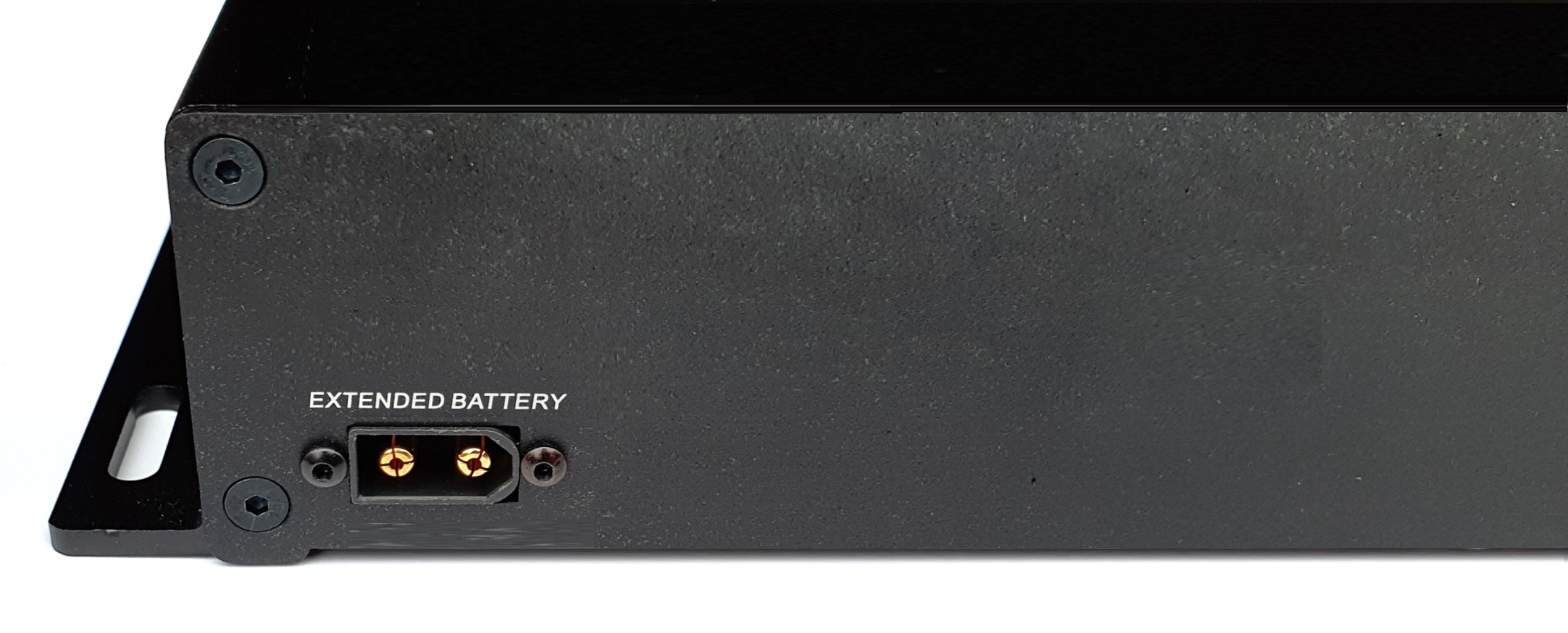 Extended battery connection port on Power Core 22000LFP